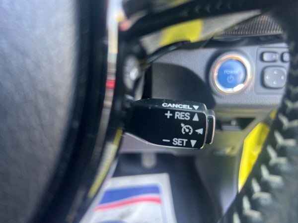 Toyota vitz 2017** hybird low Milage -** 364252590