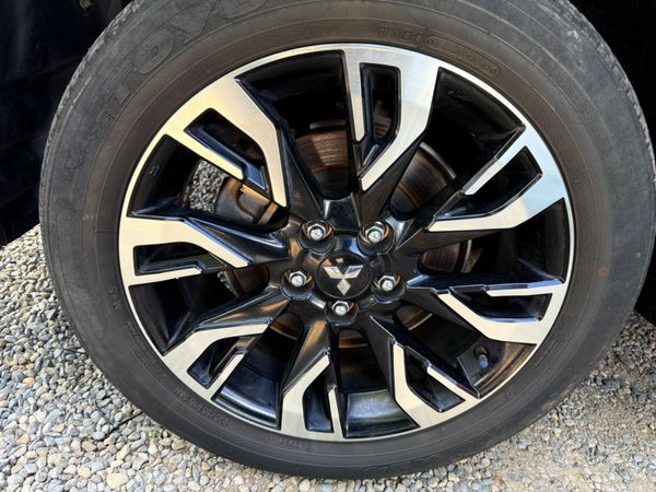 2016 Mitsubishi Outlander GX3+ PHEV 200BHP 364267018