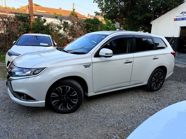 2017 Mitsubishi Outlander PHEV 200BHP 364287938