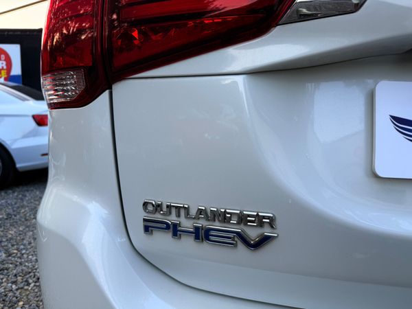 2017 Mitsubishi Outlander PHEV 200BHP 364287930