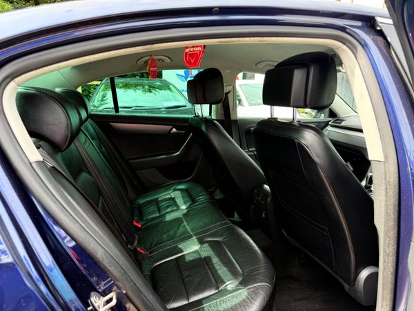 2014 Volkswagen Passat (Automatic ) 364288380
