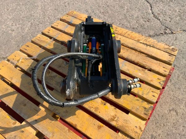 JCB HYDRAULIC QUICK HITCH....45mm PINS...1487t. 364338118