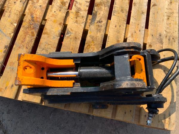 JCB HYDRAULIC QUICK HITCH....45mm PINS...1487t. 364338113