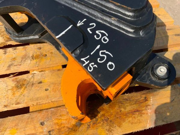 JCB HYDRAULIC QUICK HITCH....45mm PINS...1487t. 364338124