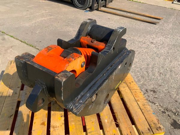 UNUSED HILL QUICK HITCH....80mm PINS.......1487. 364338436
