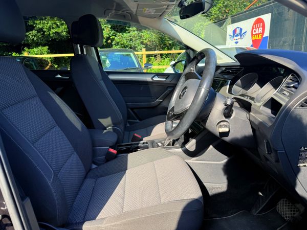 Volkswagen Touran TSI COMFORT LINE (7 SEATER AUTO) 364333041
