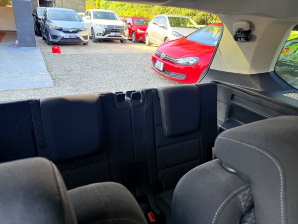 Volkswagen Touran TSI COMFORT LINE (7 SEATER AUTO) 364333081
