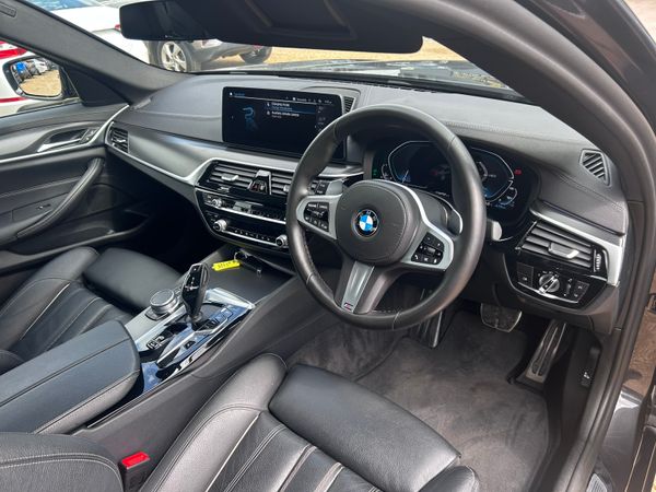 BMW 530E XDRIVE MSPORT 364357282