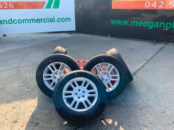 19" LAND ROVER DEFENDER ALLOYS & TYRES. 364392707