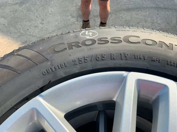 19" LAND ROVER DEFENDER ALLOYS & TYRES. 364392728
