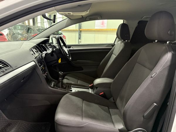 2018 Volkswagen Golf Trendline Van 1.6 TDi 364425439