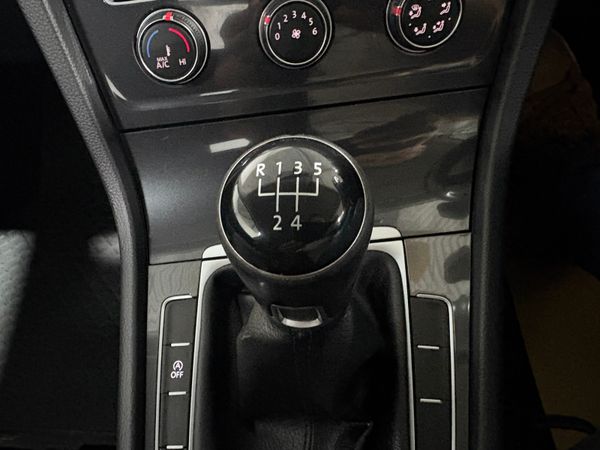 2018 Volkswagen Golf Trendline Van 1.6 TDi 364425444