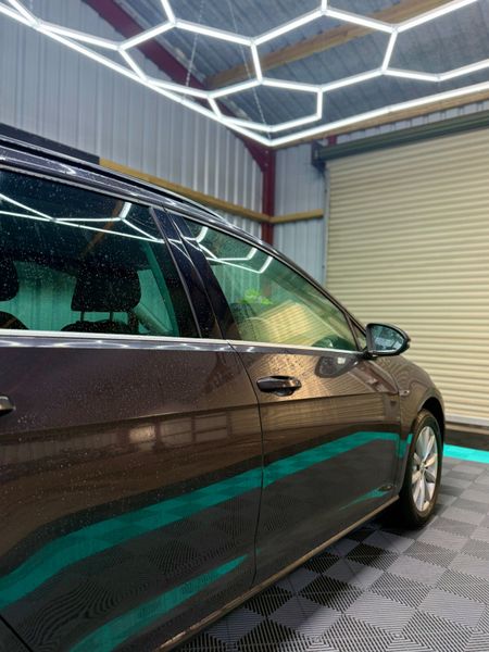Volkswagen Golf 2015 - Automatic + Lounge spec 364442287