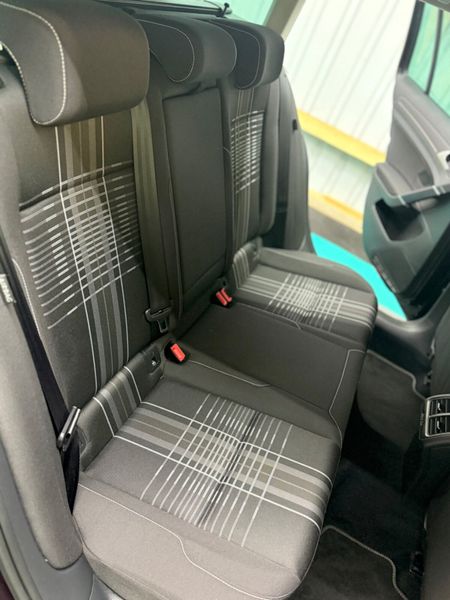 Volkswagen Golf 2015 - Automatic + Lounge spec 364442295
