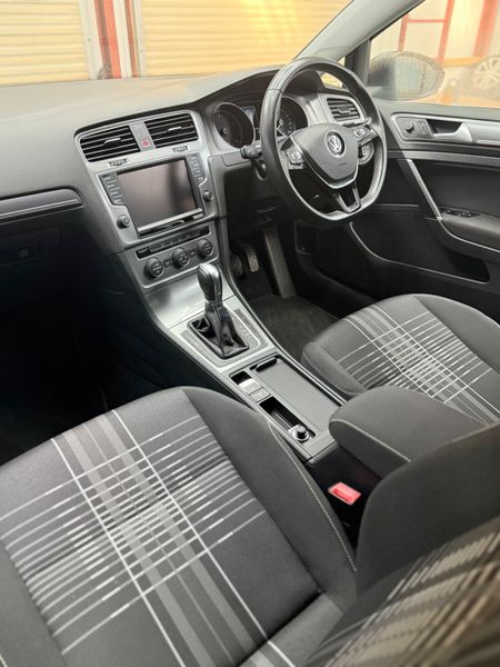 Volkswagen Golf 2015 - Automatic + Lounge spec 364442290