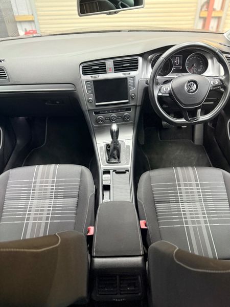 Volkswagen Golf 2015 - Automatic + Lounge spec 364442308