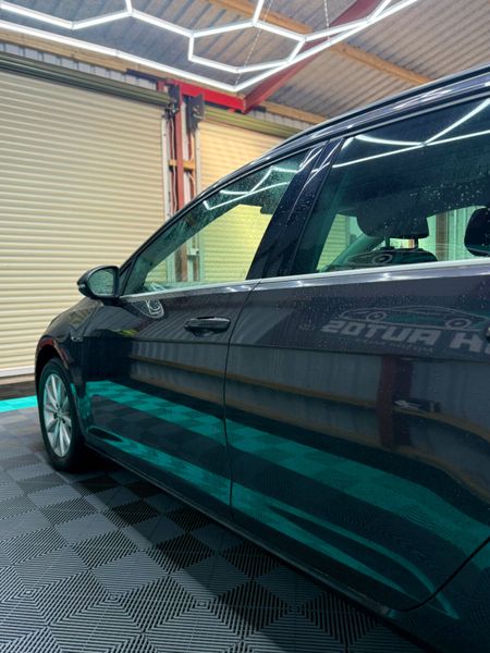 Volkswagen Golf 2015 - Automatic + Lounge spec 364442311