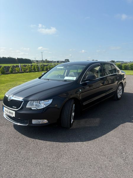 Skoda Superb 2011 364450418