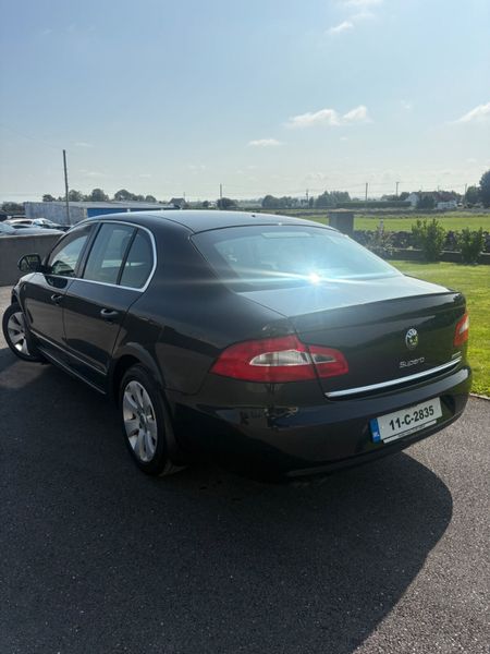 Skoda Superb 2011 364450419