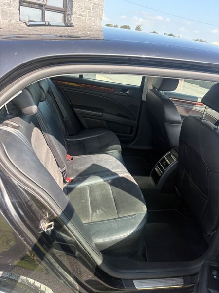 Skoda Superb 2011 364450425