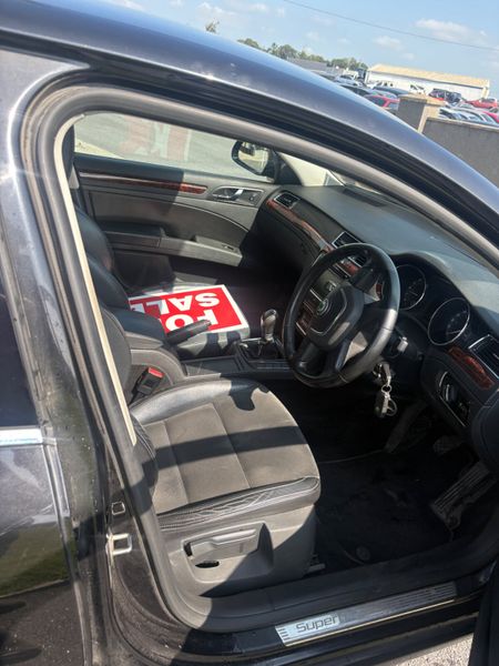 Skoda Superb 2011 364450421