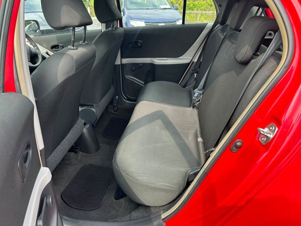 Toyota Yaris 2010 364462725