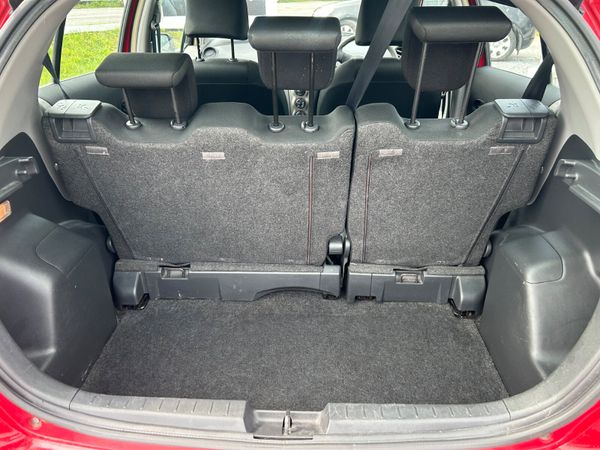 Toyota Yaris 2010 364462728