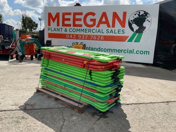 PEDESTRIAN SAFETY BARRIERS....(21) . 364479445