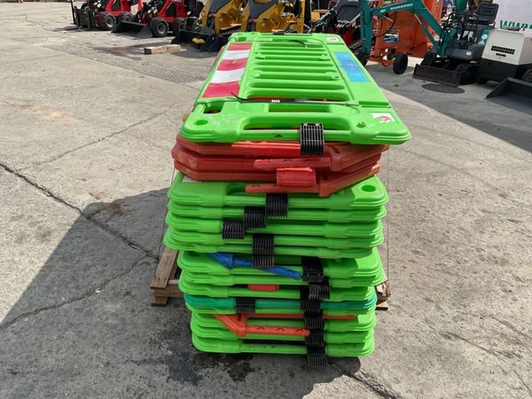 PEDESTRIAN SAFETY BARRIERS....(21) . 364479451