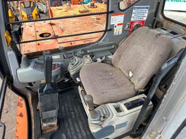 11 TON ... HITACHI ...TRACKED DUMPER....4,893 hrs 364473045