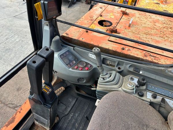 11 TON ... HITACHI ...TRACKED DUMPER....4,893 hrs 364473046