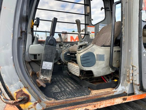 11 TON ... HITACHI ...TRACKED DUMPER....4,893 hrs 364473042
