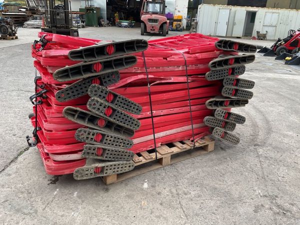 PEDESTRIAN SAFETY BARRIERS..13. 364487522