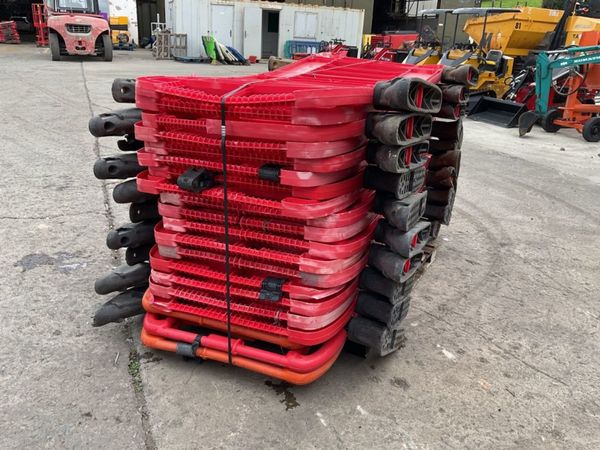 PEDESTRIAN SAFETY BARRIERS.........11. 364482592