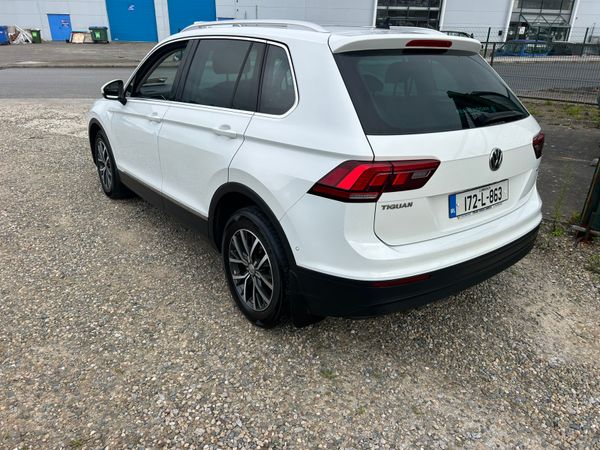 Volkswagon  Tiguan 2:0 diesal 364536872