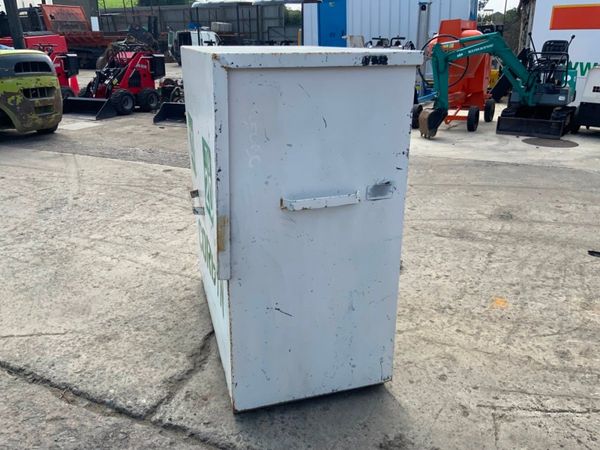 WORKSHOP TOOL STORAGE CHEST........259-4. 364537519