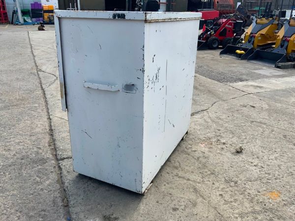 WORKSHOP TOOL STORAGE CHEST........259-4. 364537520