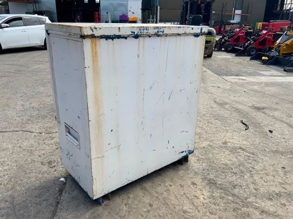 TOOL STORAGE CHEST / WORKSHOP BOX......259-2. 364537588