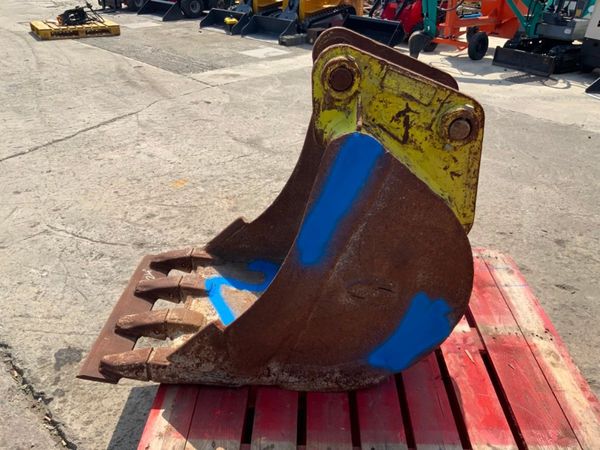 24" STRICKLAND BUCKET......45mm PINS.....23c 364537652
