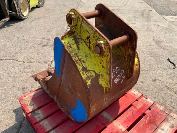 24" STRICKLAND BUCKET......45mm PINS.....23c 364537653