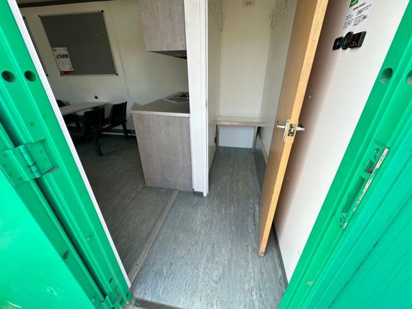 23 x 9 ECO WELFARE UNIT , generator , toilet .... 364550574