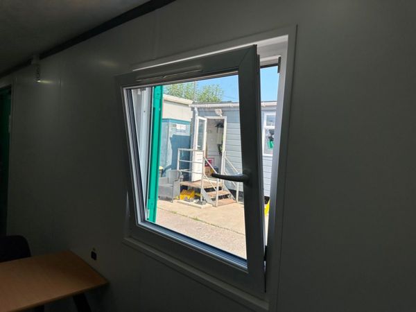23 x 9 ECO WELFARE UNIT , generator , toilet .... 364550586