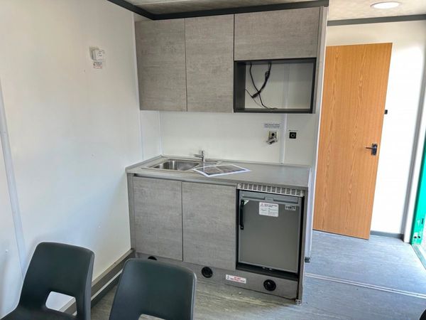 23 x 9 ECO WELFARE UNIT , generator , toilet .... 364550580