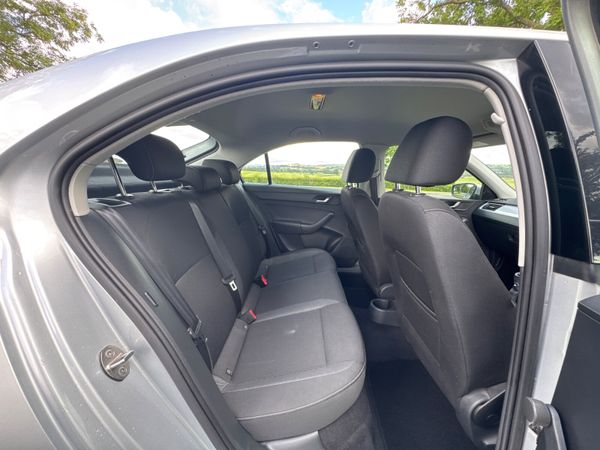 Skoda Rapid 2015 Spaceback Ambtion low mileage 364573535