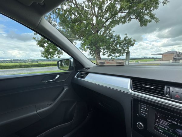 Skoda Rapid 2015 Spaceback Ambtion low mileage 364573546