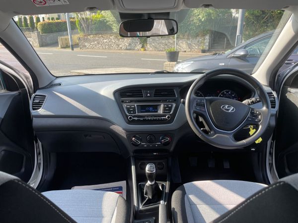Hyundai i20 2016 - STUNNING CAR,  PRISTINE WHITE. 364617824