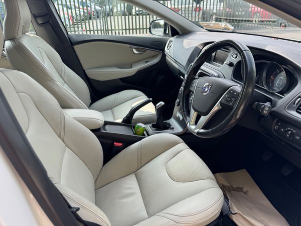 Volvo V40 2015 SE 1.6D LEATHER NEW NCT 364619217