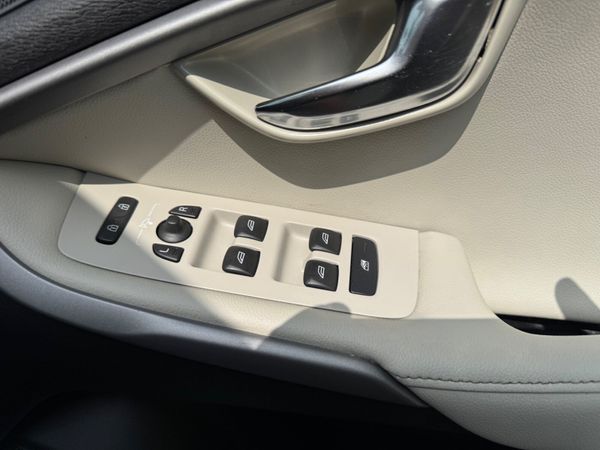 Volvo V40 2015 SE 1.6D LEATHER NEW NCT 364619218