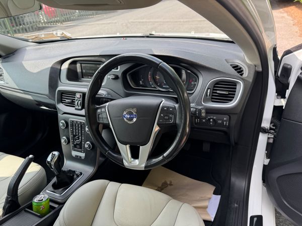 Volvo V40 2015 SE 1.6D LEATHER NEW NCT 364619219