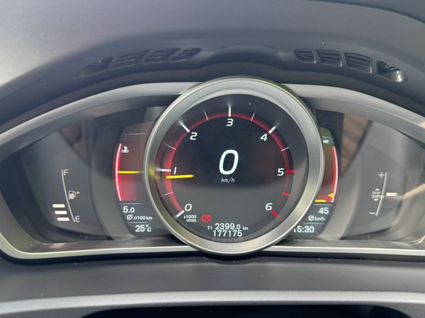 Volvo V40 2015 SE 1.6D LEATHER NEW NCT 364619211
